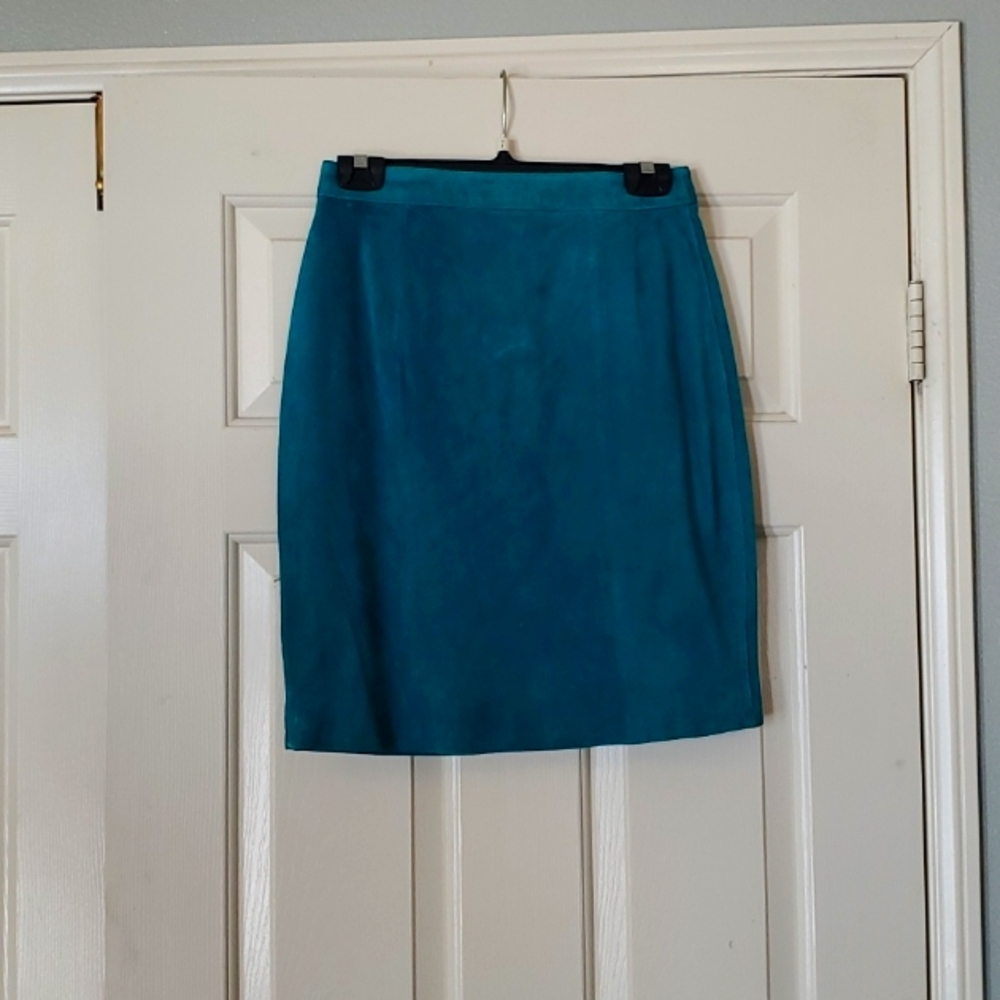 GIII GLOBAL IDENTITY  VINTAGE TEAL LEATHER AND LINED ZIP UP SKIRT SIZE 7/8